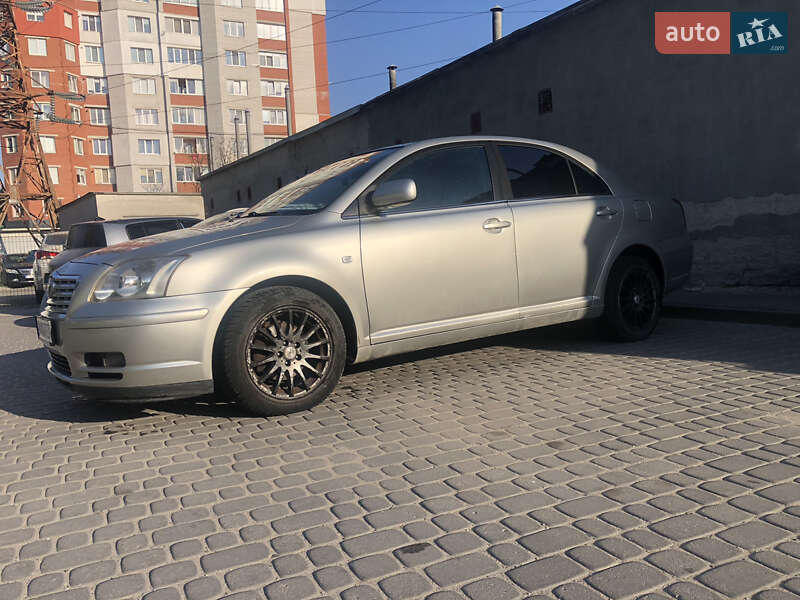 Седан Toyota Avensis 2005 в Тернополе