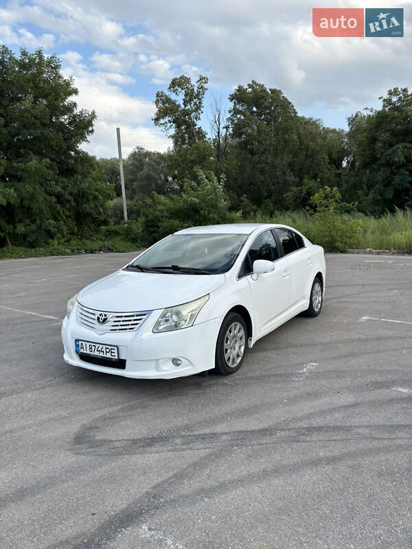 Toyota Avensis 2010