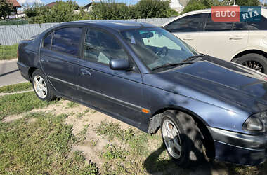 Седан Toyota Avensis 1999 в Киеве