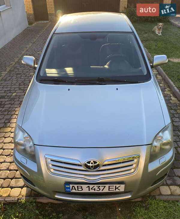 Седан Toyota Avensis 2007 в Виннице