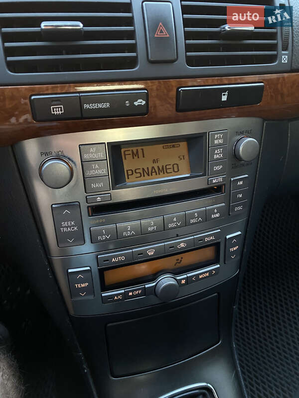 Седан Toyota Avensis 2007 в Виннице