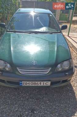 Седан Toyota Avensis 1998 в Великодолинском