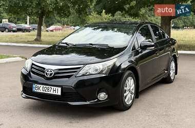 Седан Toyota Avensis 2012 в Рівному