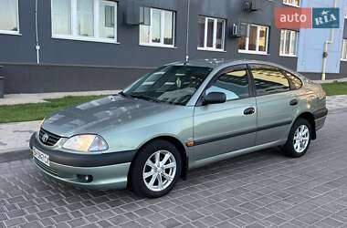 Лифтбек Toyota Avensis 2000 в Одессе