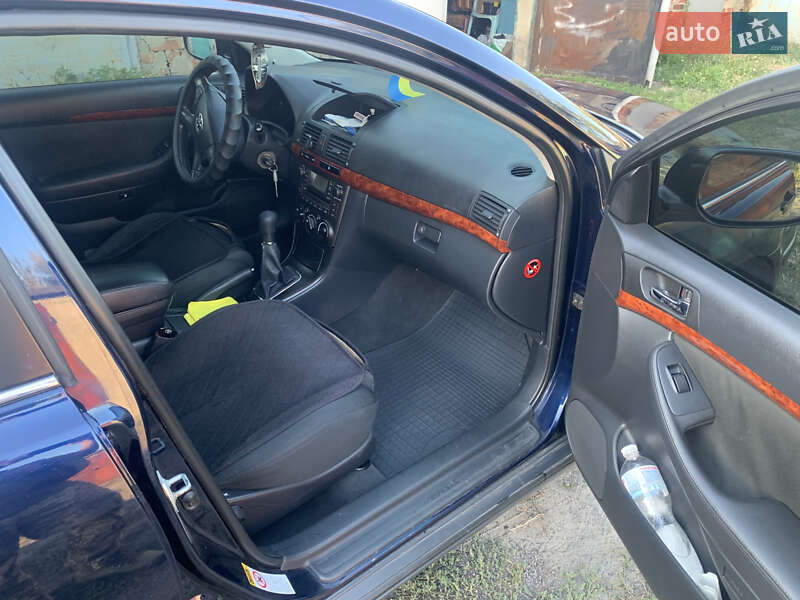 Седан Toyota Avensis 2006 в Терновке