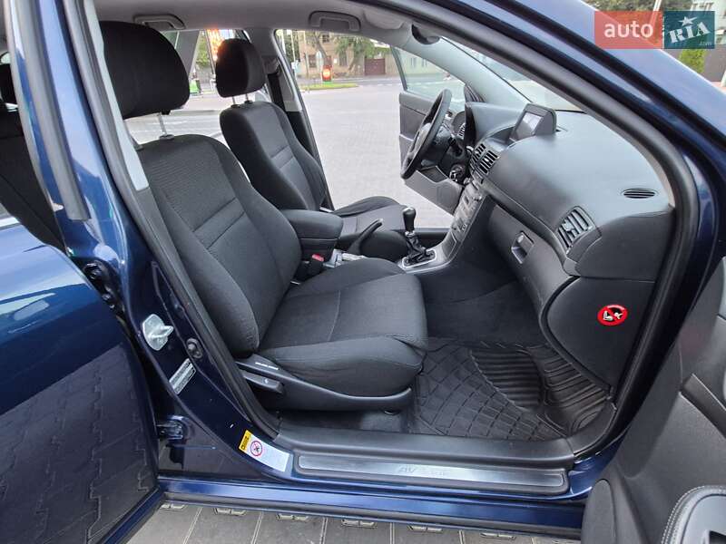 Универсал Toyota Avensis 2003 в Одессе