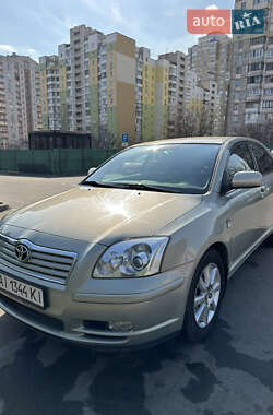 Лифтбек Toyota Avensis 2004 в Конотопе
