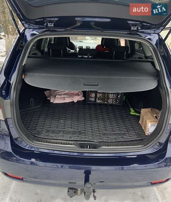 Универсал Toyota Avensis 2012 в Корсуне-Шевченковском