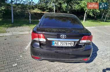 Седан Toyota Avensis 2012 в 