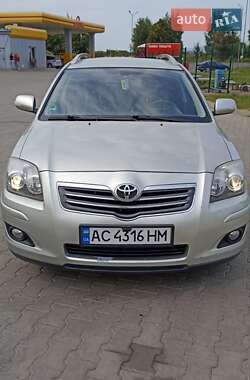 Універсал Toyota Avensis 2006 в Луцьку