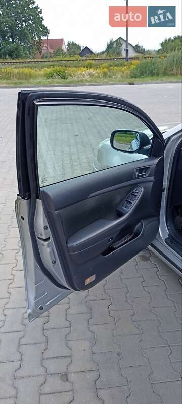 Универсал Toyota Avensis 2006 в Луцке