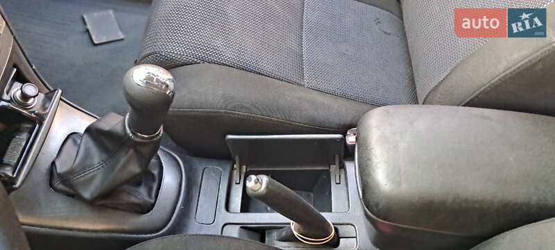 Седан Toyota Avensis 2007 в Хоросткові