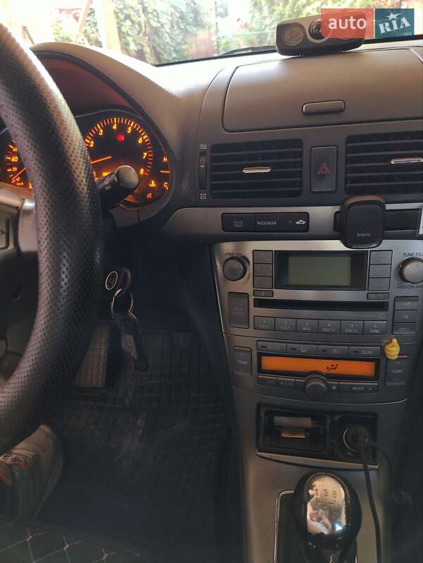 Седан Toyota Avensis 2007 в Краматорске