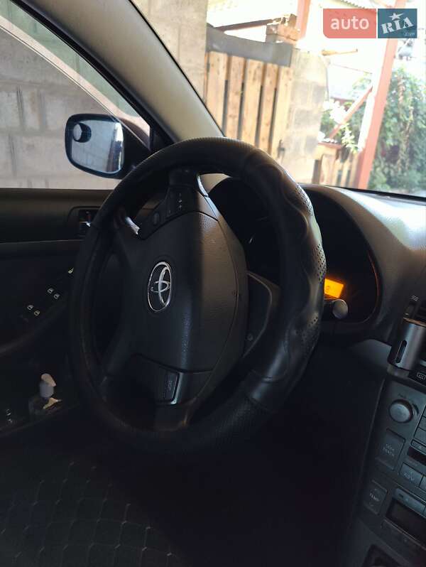Седан Toyota Avensis 2007 в Краматорске