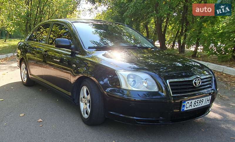 Седан Toyota Avensis 2004 в Черкассах