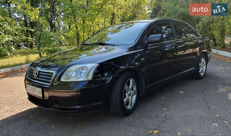 Седан Toyota Avensis 2004 в Черкассах