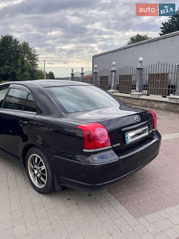 Седан Toyota Avensis 2003 в Снятине