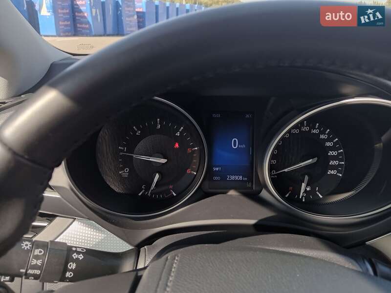 Універсал Toyota Avensis 2015 в Кам'янець-Подільському