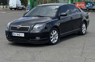 Седан Toyota Avensis 2004 в Вознесенську