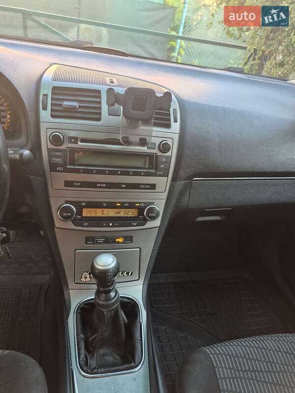 Седан Toyota Avensis 2011 в Одесі