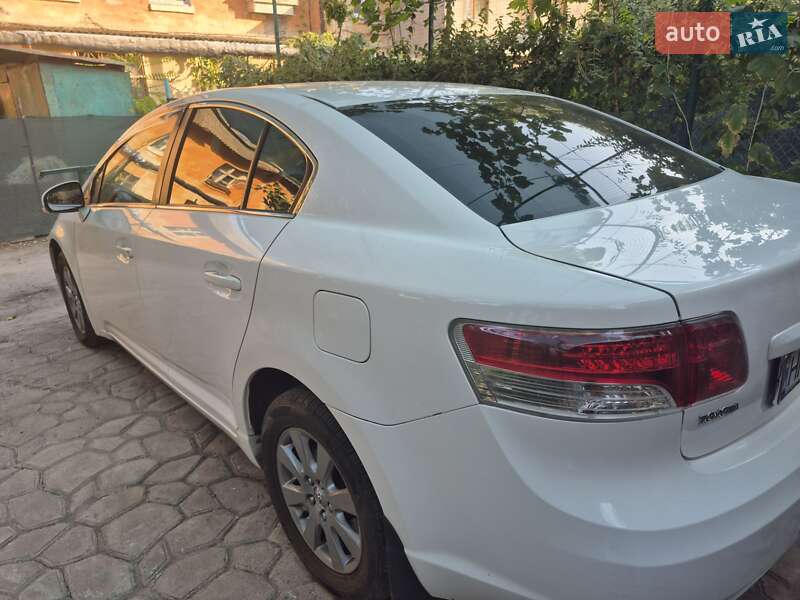 Седан Toyota Avensis 2011 в Одесі