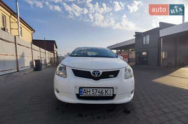 Седан Toyota Avensis 2011 в Білогородці