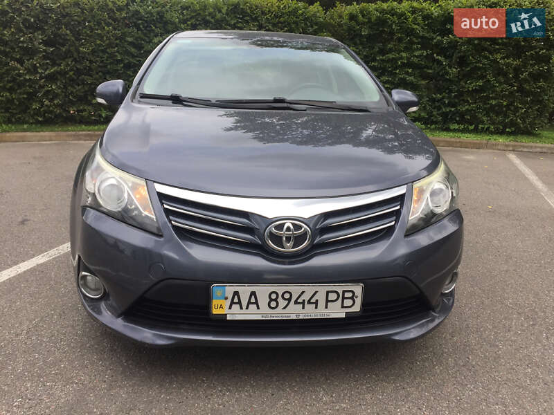 Седан Toyota Avensis 2012 в Киеве фото 3 Седан Toyota Avensis 2012 в Киеве