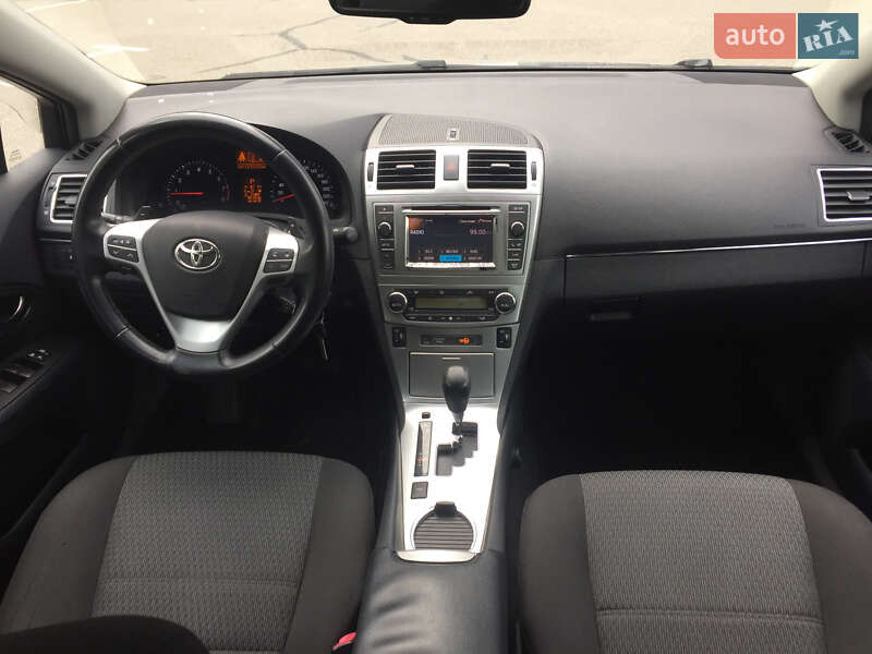 Седан Toyota Avensis 2012 в Киеве фото 14 Седан Toyota Avensis 2012 в Киеве