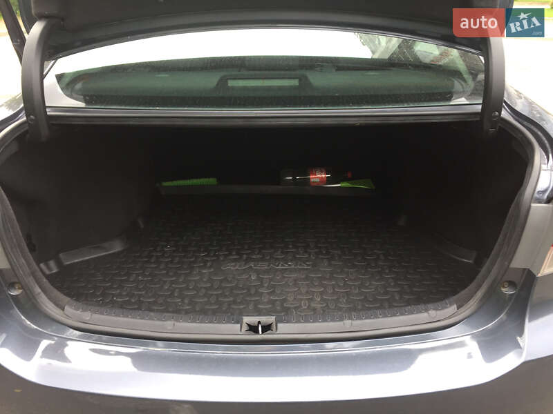 Седан Toyota Avensis 2012 в Киеве фото 18 Седан Toyota Avensis 2012 в Киеве