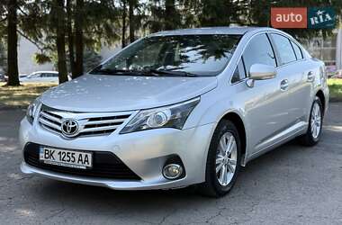 Седан Toyota Avensis 2012 в Ровно