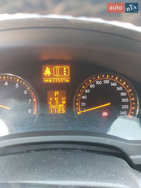 Седан Toyota Avensis 2011 в Киеве