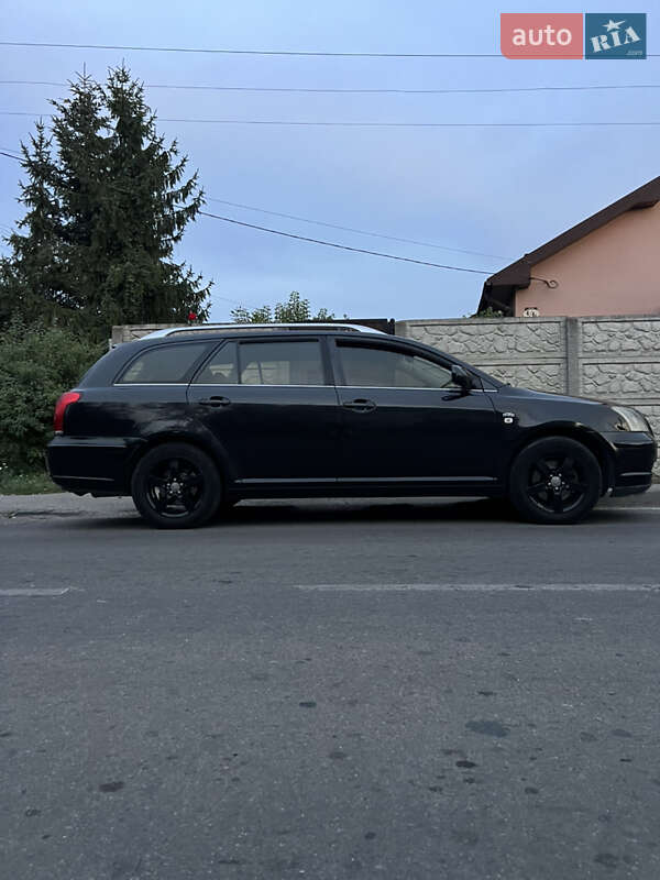 Універсал Toyota Avensis 2005 в Івано-Франківську