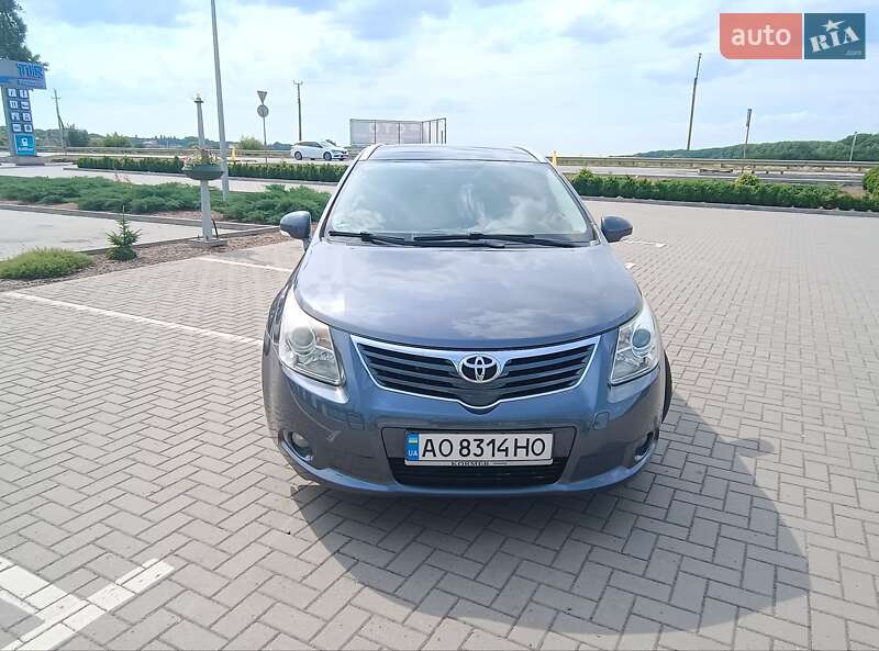 Универсал Toyota Avensis 2011 в Хмельницком