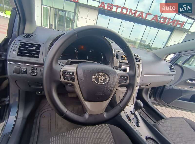 Универсал Toyota Avensis 2011 в Хмельницком