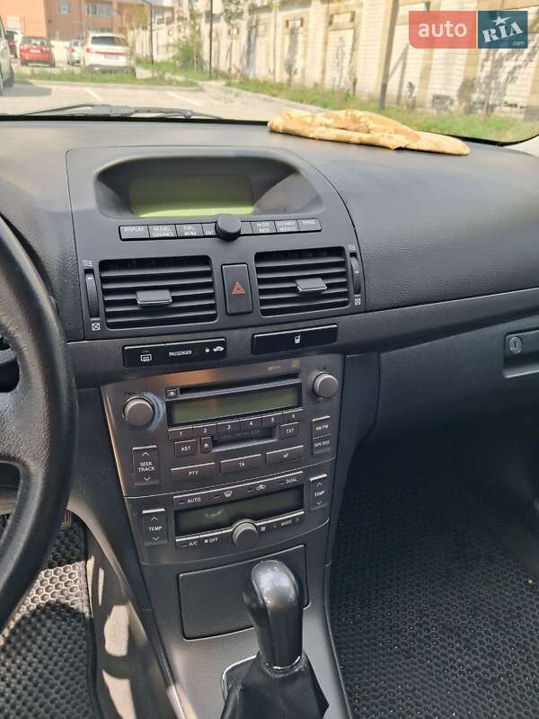 Универсал Toyota Avensis 2005 в Черкассах