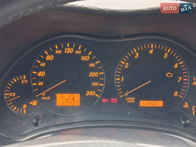 Универсал Toyota Avensis 2005 в Черкассах