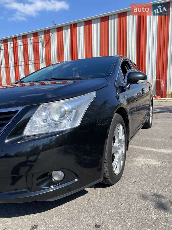 Универсал Toyota Avensis 2010 в Харькове
