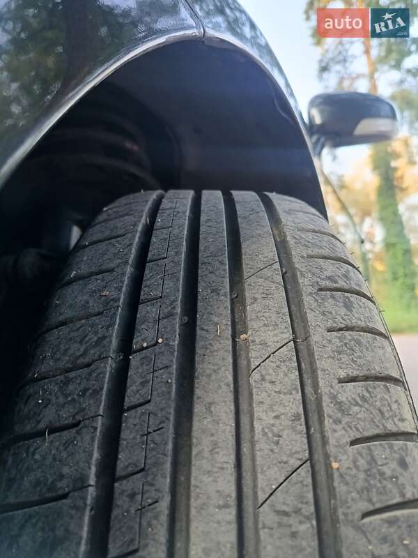 Седан Toyota Avensis 2011 в Василькове