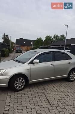 Лифтбек Toyota Avensis 2006 в Каменец-Подольском