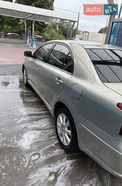 Седан Toyota Avensis 2008 в Ровно