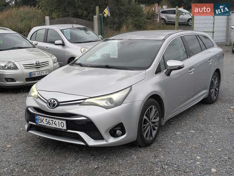 Toyota Avensis 2016