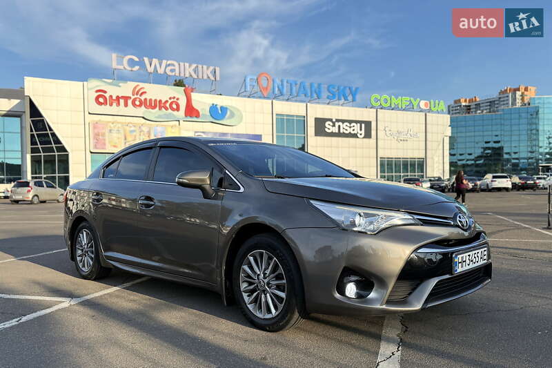 Седан Toyota Avensis 2016 в Одессе