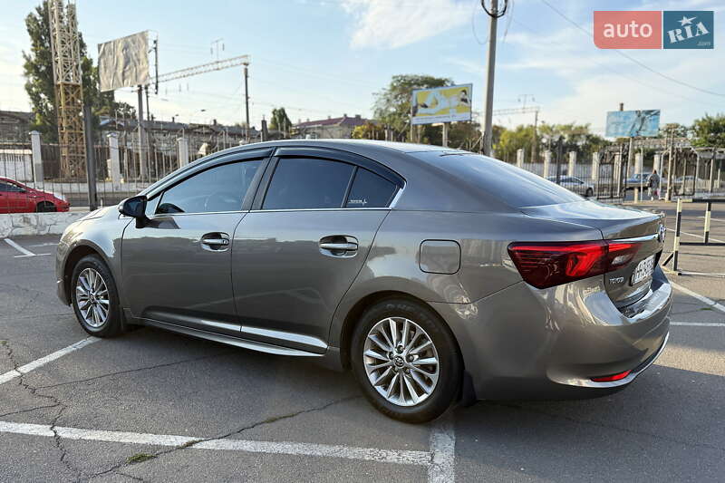 Седан Toyota Avensis 2016 в Одессе