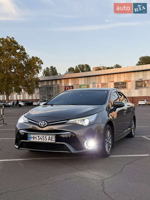 Toyota Avensis 2016