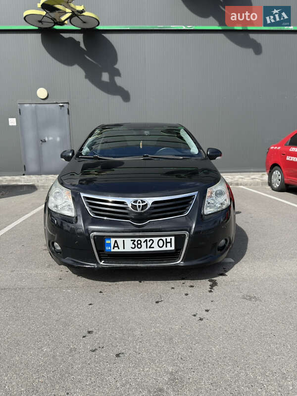 Седан Toyota Avensis 2008 в Киеве