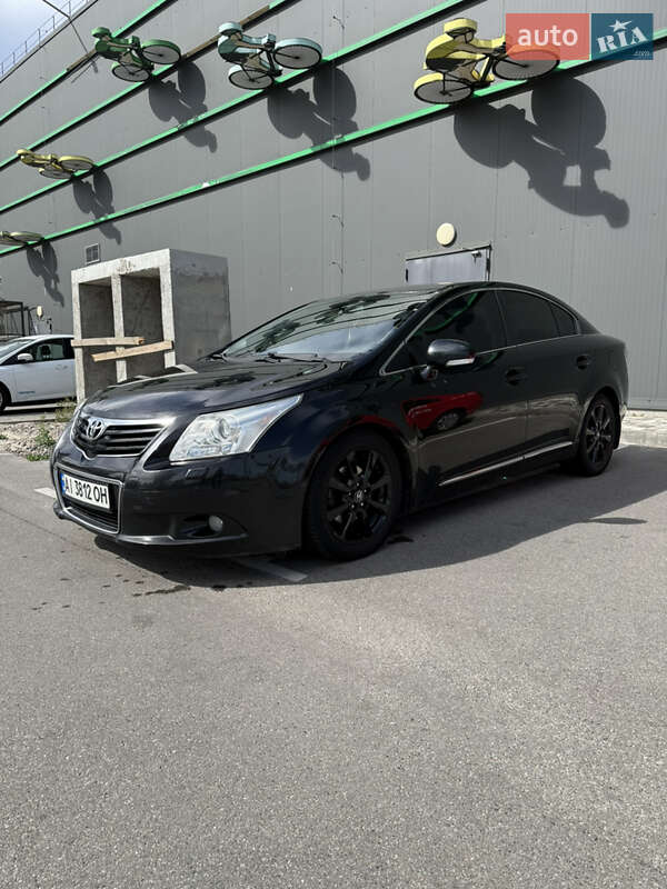 Седан Toyota Avensis 2008 в Киеве