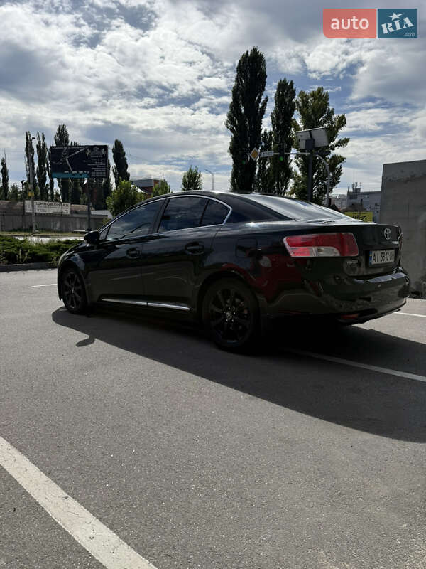 Седан Toyota Avensis 2008 в Киеве