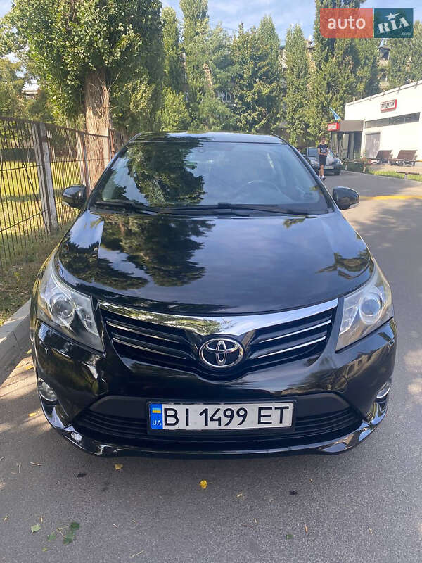 Toyota Avensis 2012
