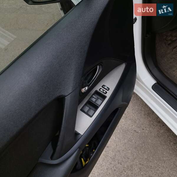 Седан Toyota Avensis 2011 в Виннице