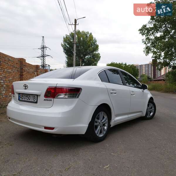 Седан Toyota Avensis 2011 в Виннице